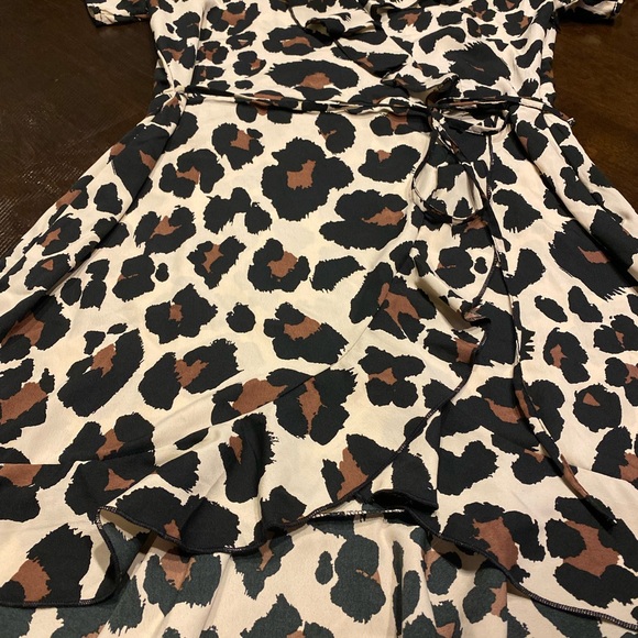 Boohoo v dress NWOT - Picture 6 of 10